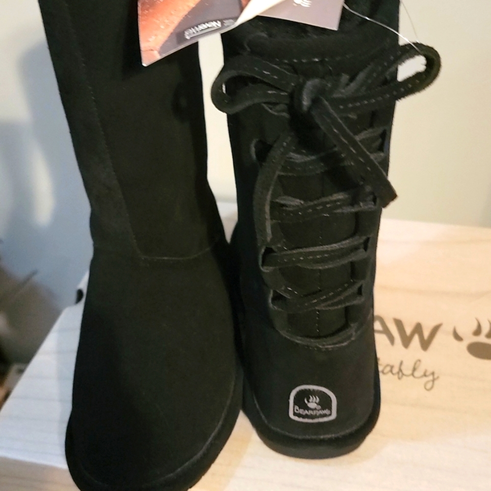Children's black suede bearpaw boots, size 4 brand new! Super cute!